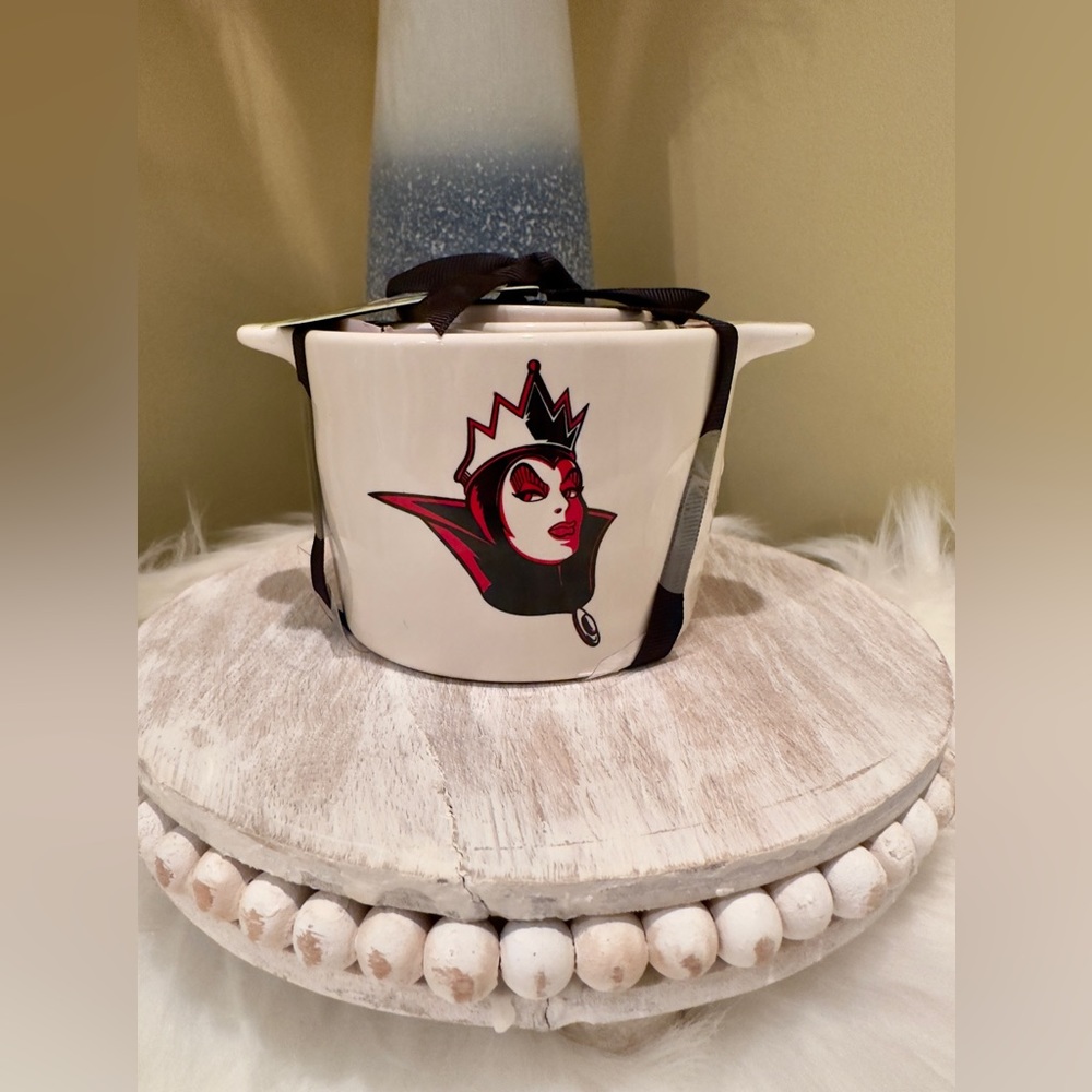 NWT Disney Villains measuring cups